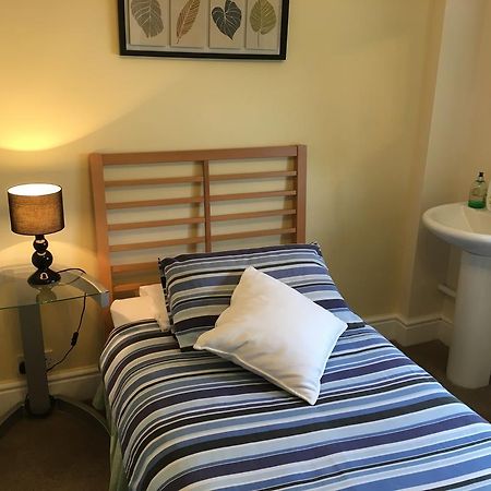 Bentons Guest House チェルトナム エクステリア 写真
