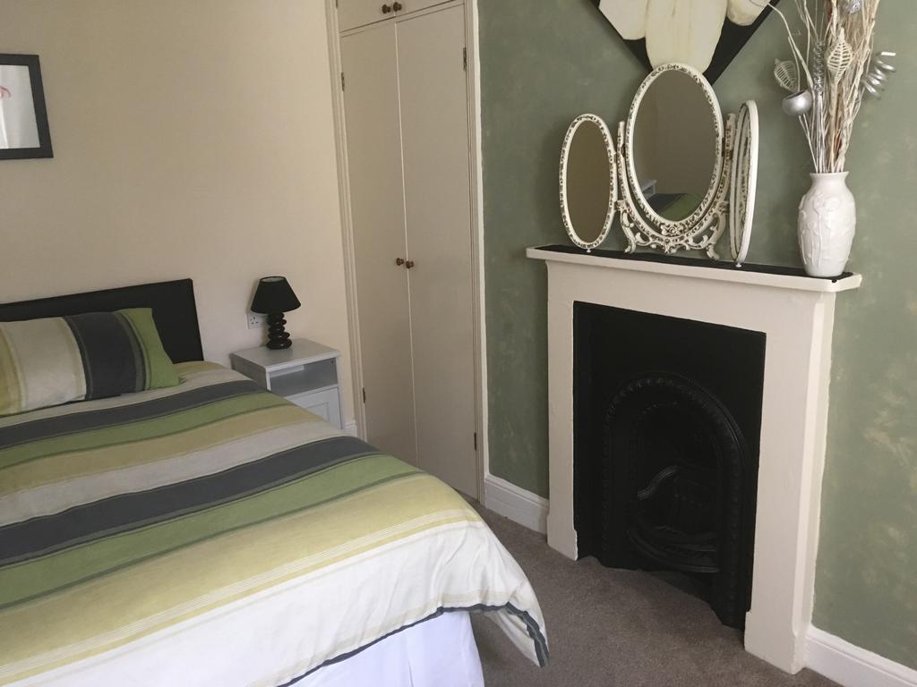 Bentons Guest House チェルトナム エクステリア 写真