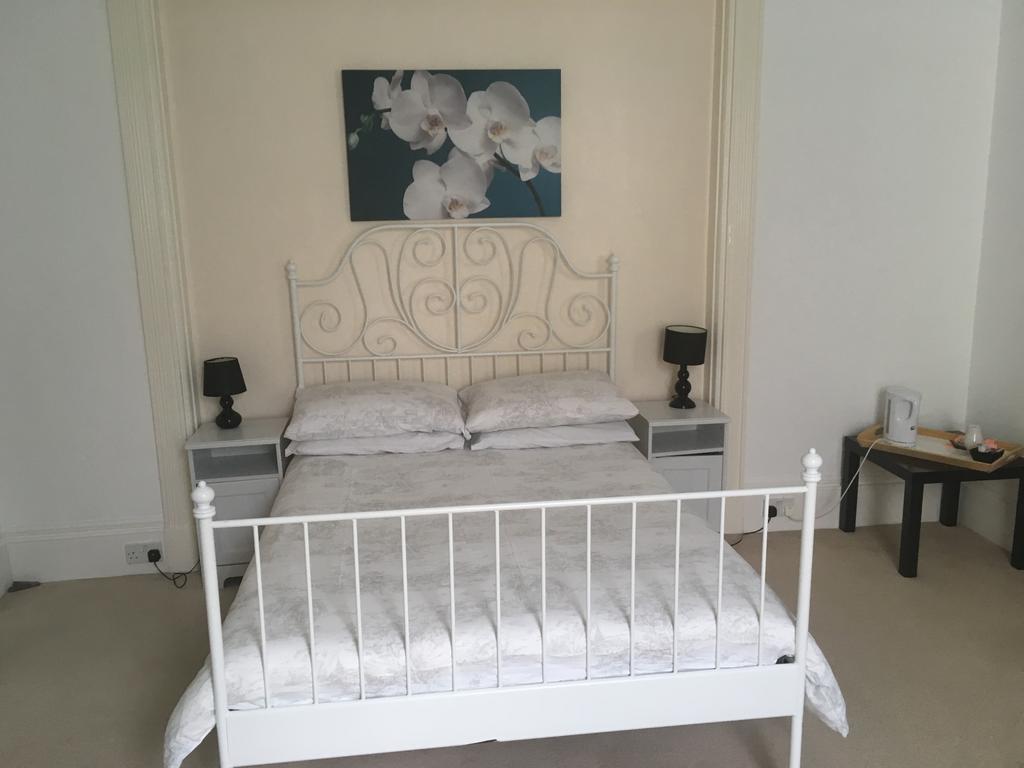 Bentons Guest House チェルトナム エクステリア 写真